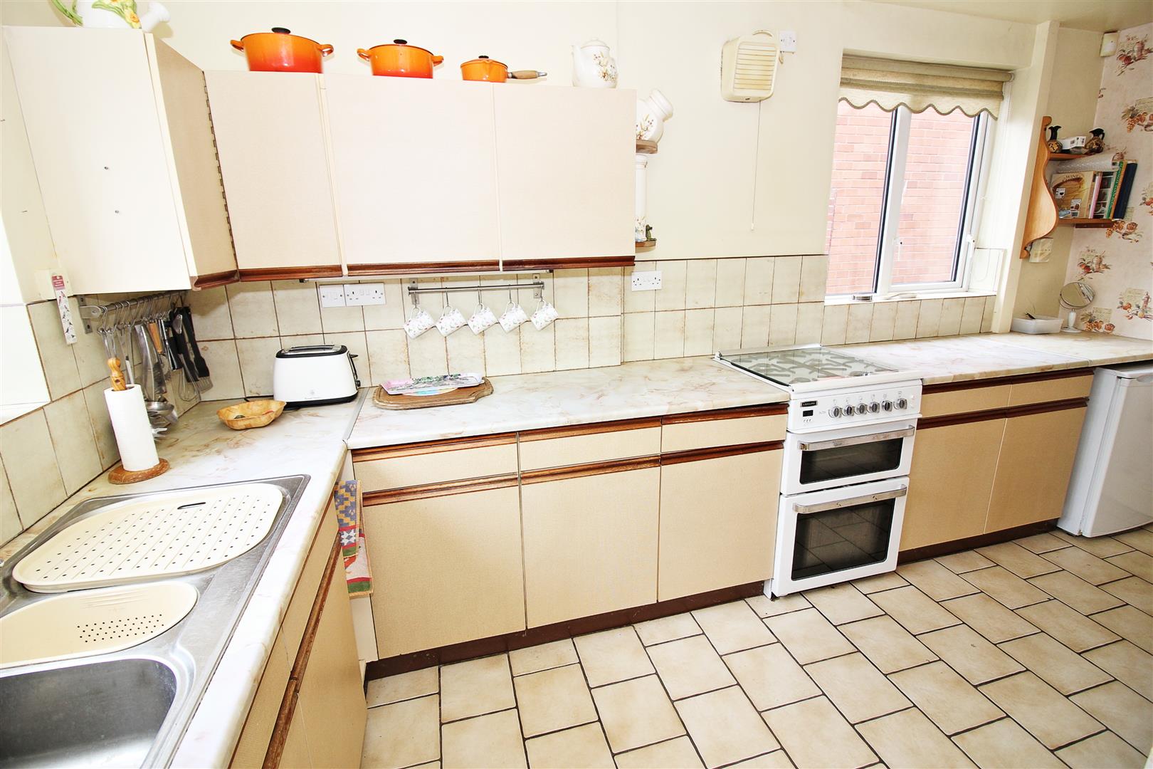 Derby Road, Bramcote, Nottingham Robert Ellis Estate Agents